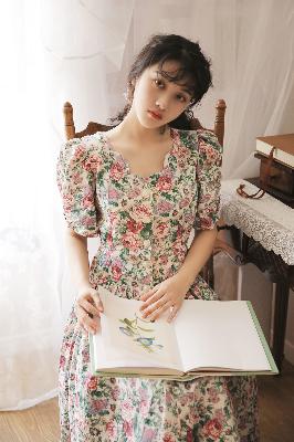 他的巨物撑开她的花缝的导演是谁