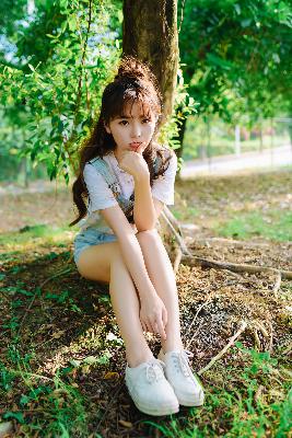 两个女儿和爸爸的搞笑视频