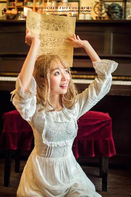 两个女儿和爸爸的搞笑视频